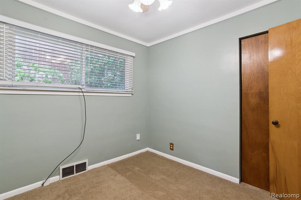 7868 Robinson Avenue, Allen Park, MI 48101 — Photo 25