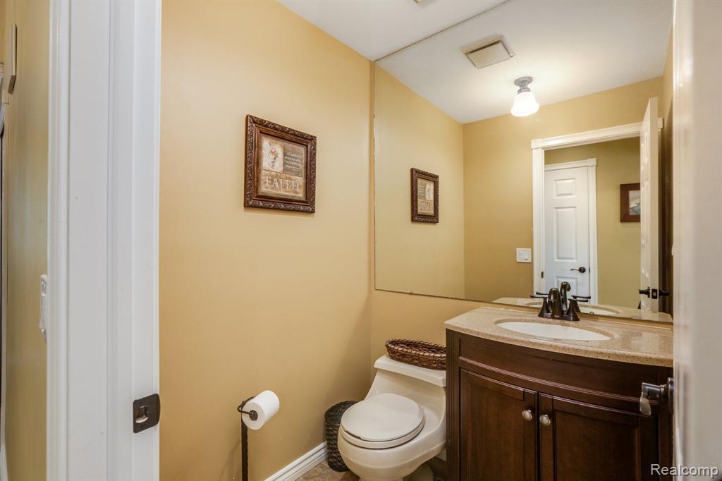 48124 LIBERTY Drive, Shelby Twp, MI 48315 — Photo 16