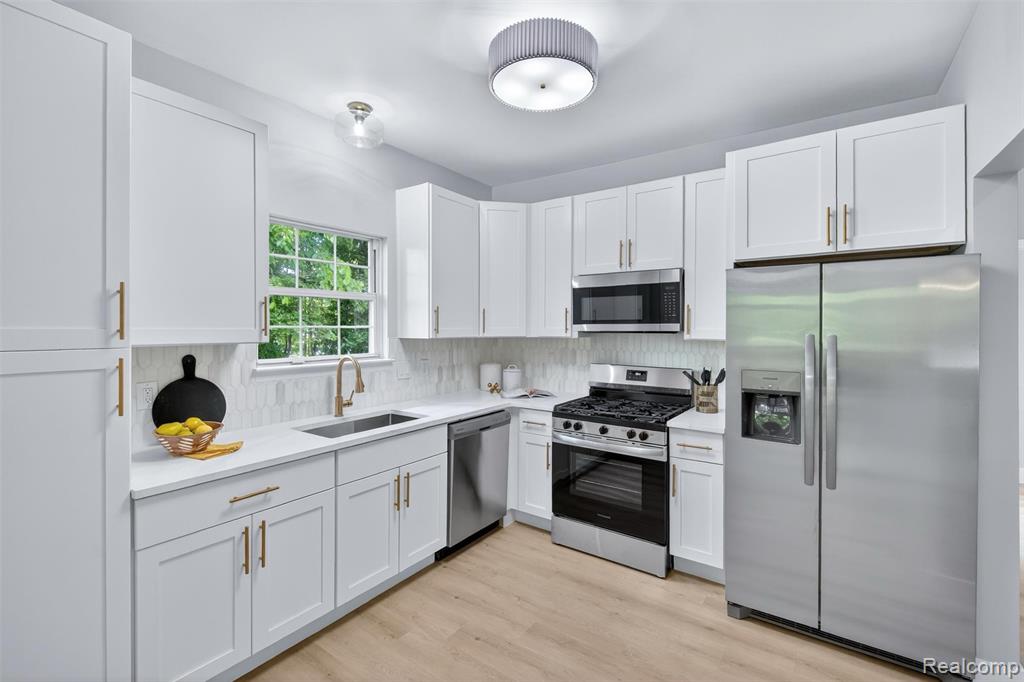 41785 Independence Drive, Novi, MI 48377 — Photo 8