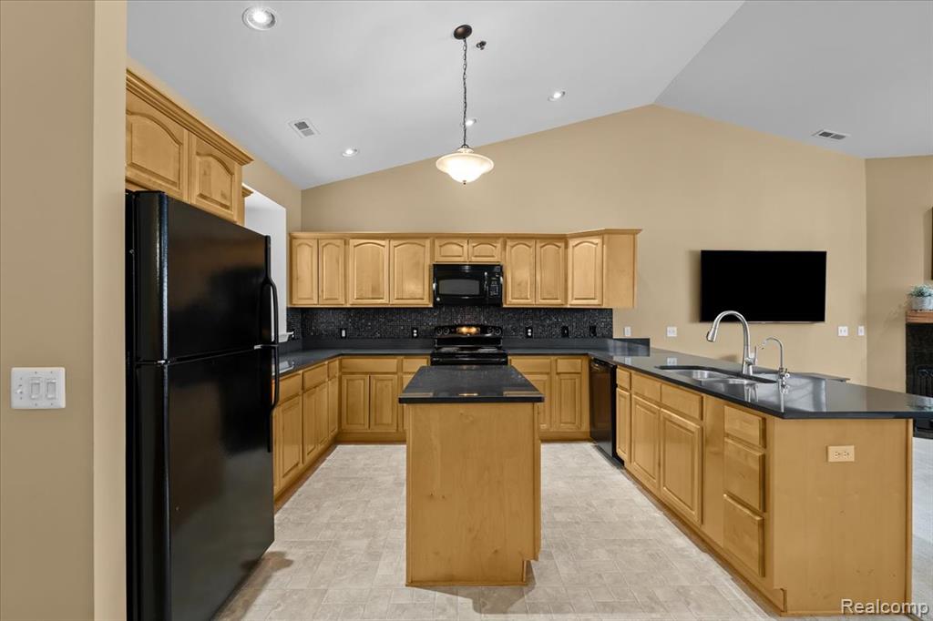 5901 High Point Court, Brighton, MI, 48116