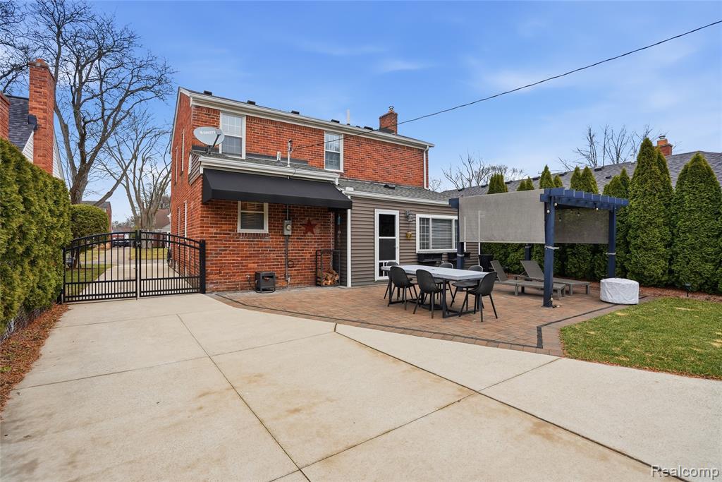 373 Hillcrest Avenue, Grosse Pointe Farms, MI 48236 — Photo 43