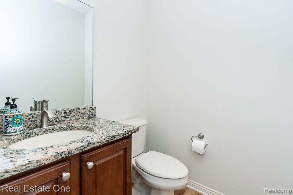 985 Monterey Lane, Rochester Hills, MI 48307 — Photo 32