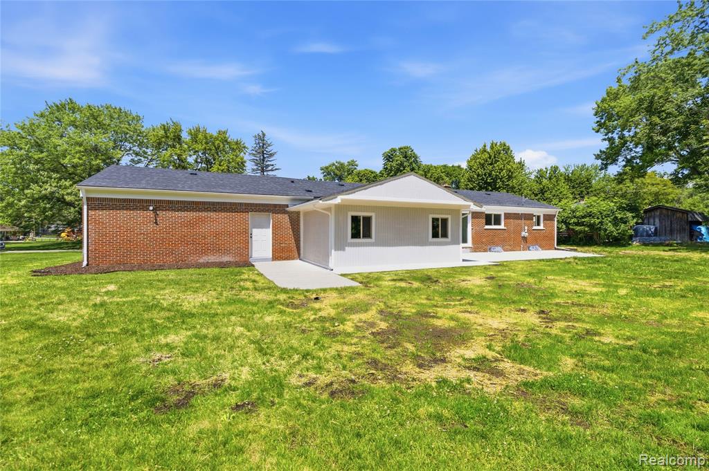 28264 Bayberry Road, Farmington, MI 48331 — Photo 41
