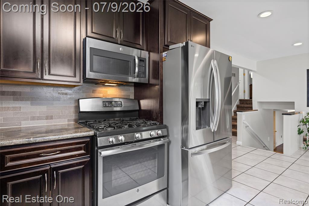 42118 Villanova Drive, Sterling Heights, MI 48313 — Photo 19