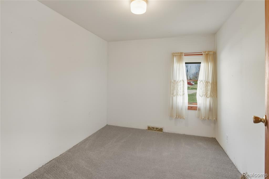 26762 Reaume Street, Woodhaven, MI 48183 — Photo 17