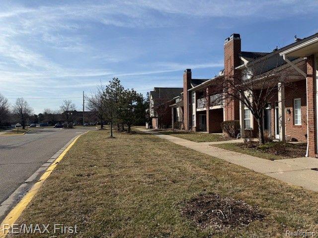 43195 WOODBRIDGE Drive, Clinton Twp, MI 48038 — Photo 5