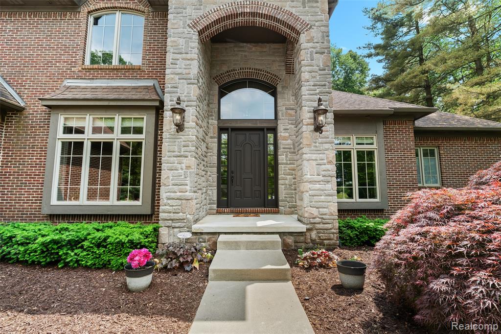 9030 Hidden Court W, South Lyon, MI 48178 — Photo 3