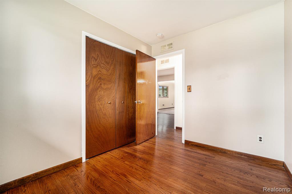 8231 Doncaster Drive, Sterling Heights, MI 48312 — Photo 25