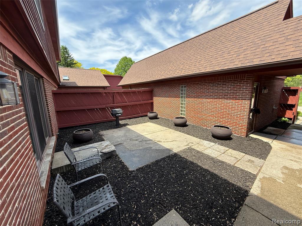 42136 Lochmoor Street, Clinton Twp, MI 48038 — Photo 2