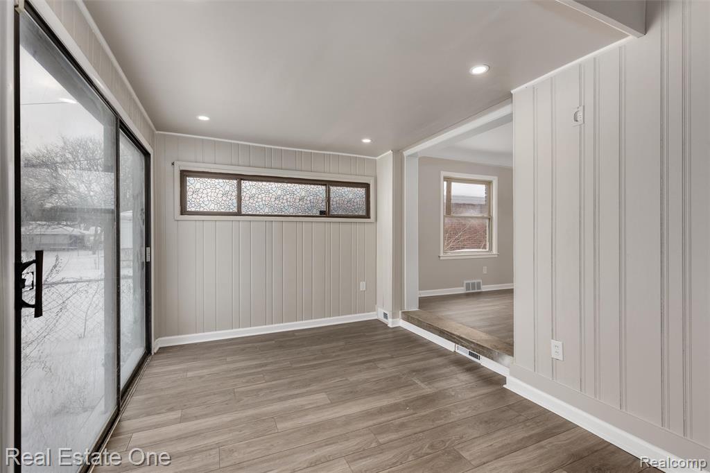 19196 Berden Street, Grosse Pointe, MI 48236 — Photo 12