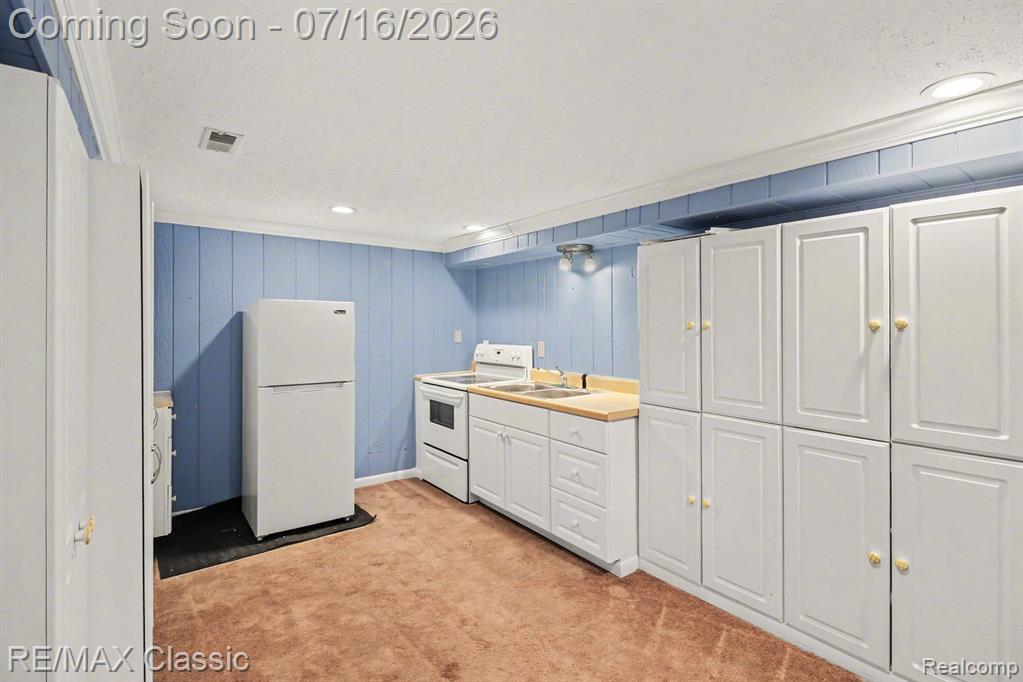 22900 Valerie Street, South Lyon, MI 48178 — Photo 13