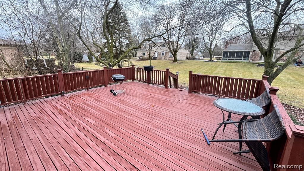 5725 FOLKSTONE Drive, Troy, MI 48085 — Photo 24