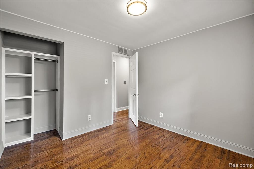 726 Woodlawn Avenue, Royal Oak, MI 48073 — Photo 14