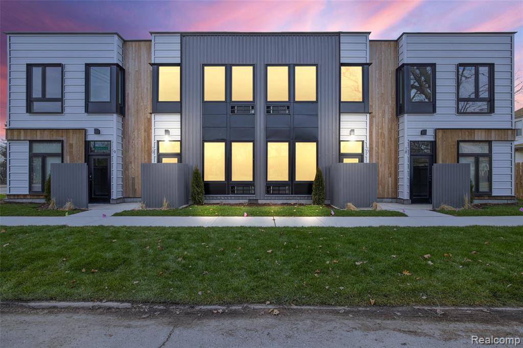 7631 E Lafayette, Detroit, MI 48214 — front exterior