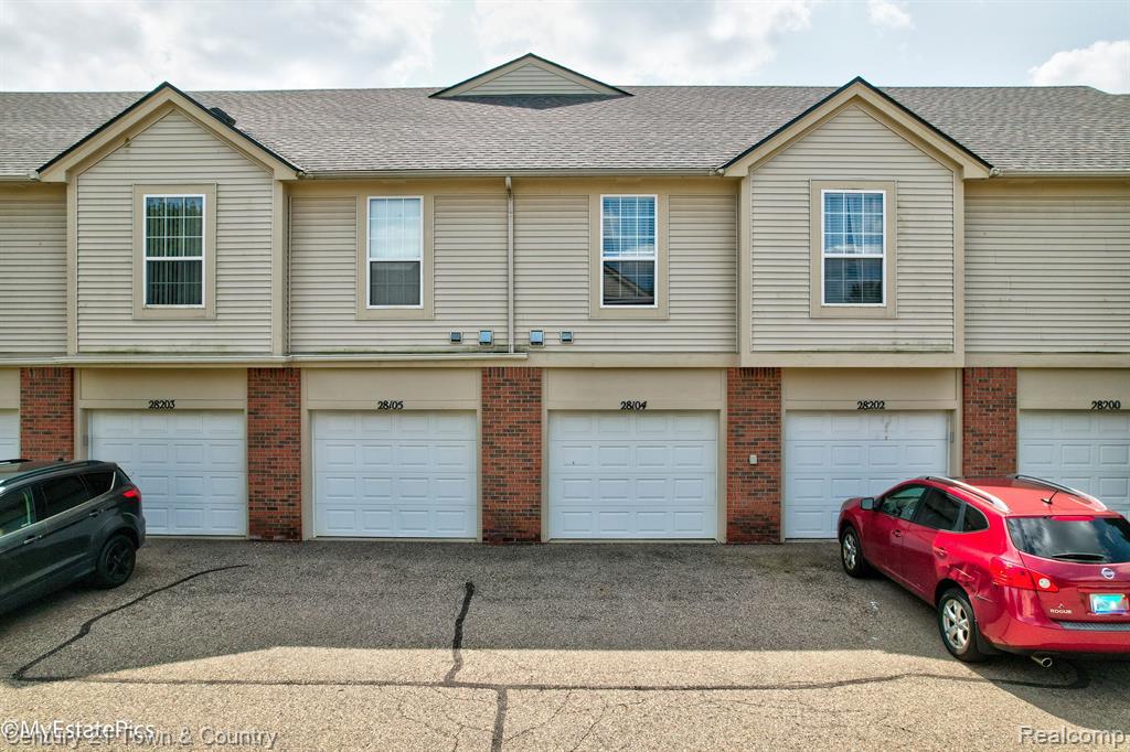 28104 CHESAPEAKE Circle, 334, Walled Lake, MI 48390 — Photo 24
