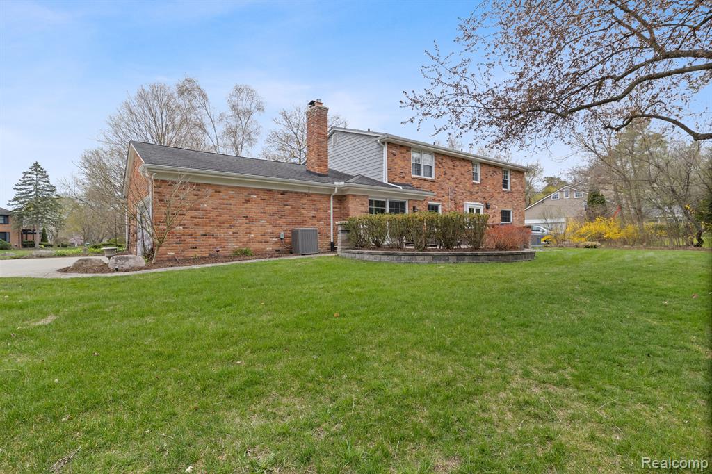 815 GREAT OAKS Drive, Bloomfield Hills, MI 48304 — Photo 40