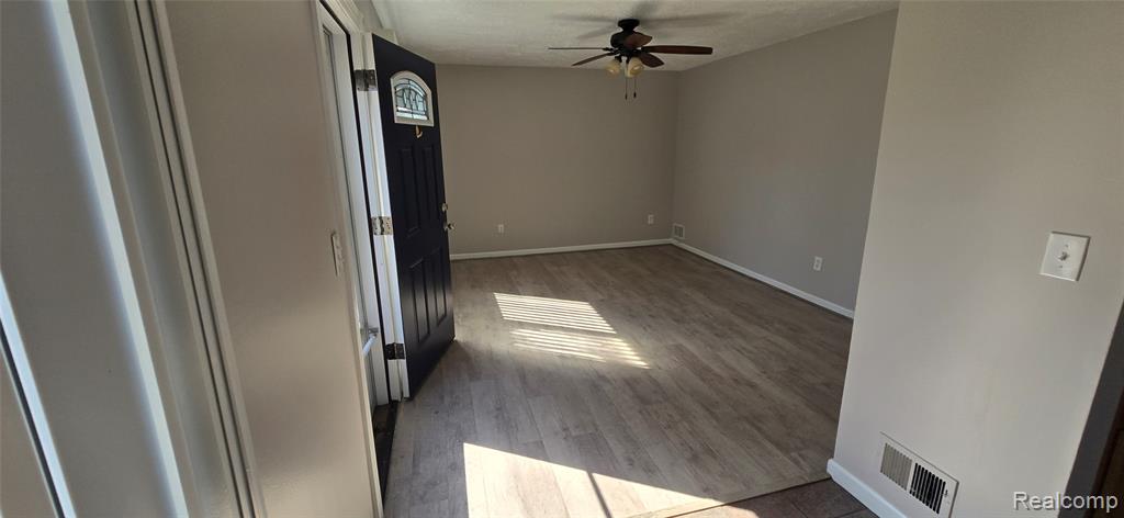 639 E Columbia Avenue, Pontiac, MI 48340 — Photo 4