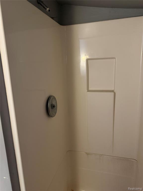 909 Pine Street, Port Huron, MI 48060 — Photo 14