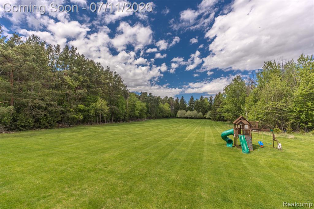7893 Lantern Drive, Almont, MI 48003 — Photo 15