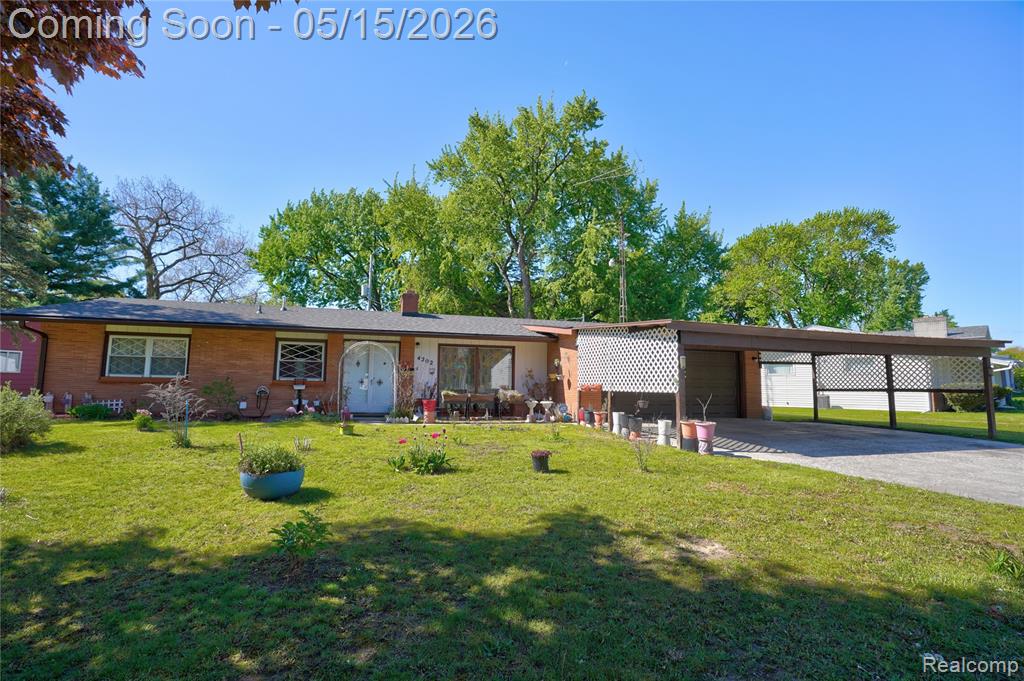 4202 Greenbrook Lane, Flint, MI 48507 — front exterior