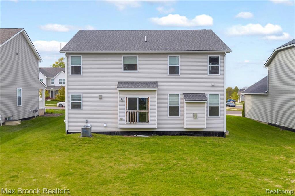 8401 Sharon Drive, White Lake, MI — Photo 37