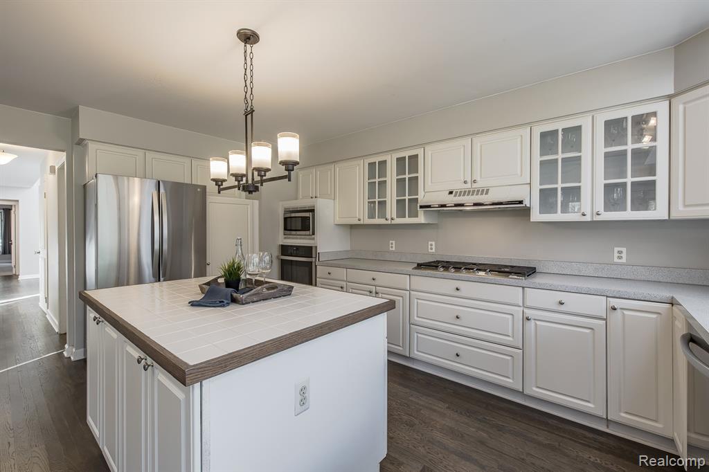 6351 Cherry Tree Court, Rochester Hills, MI 48306 — Photo 21