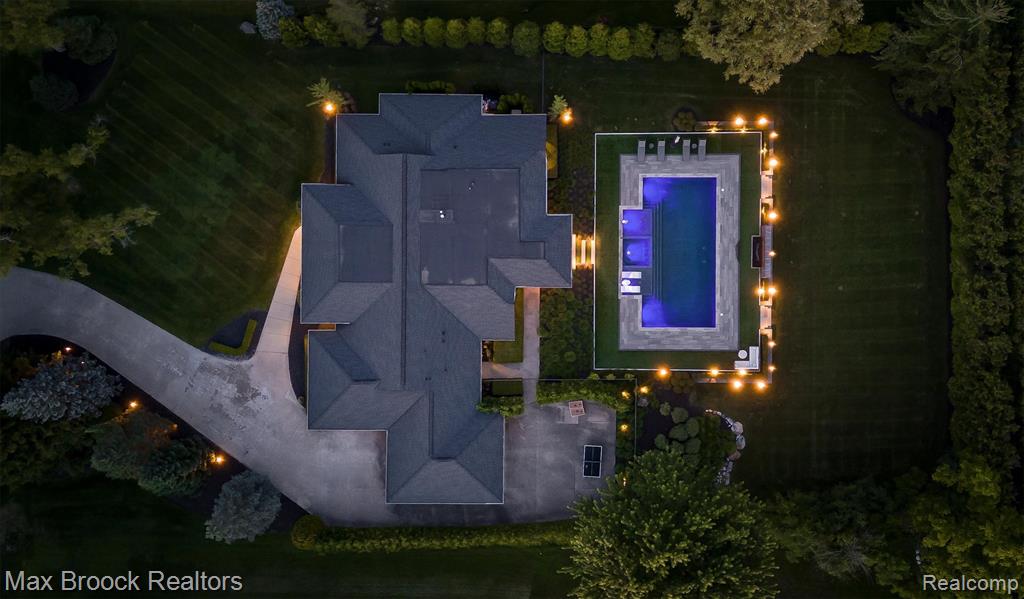 7400 Parkstone Lane, Bloomfield Hills, MI 48301 — Photo 2