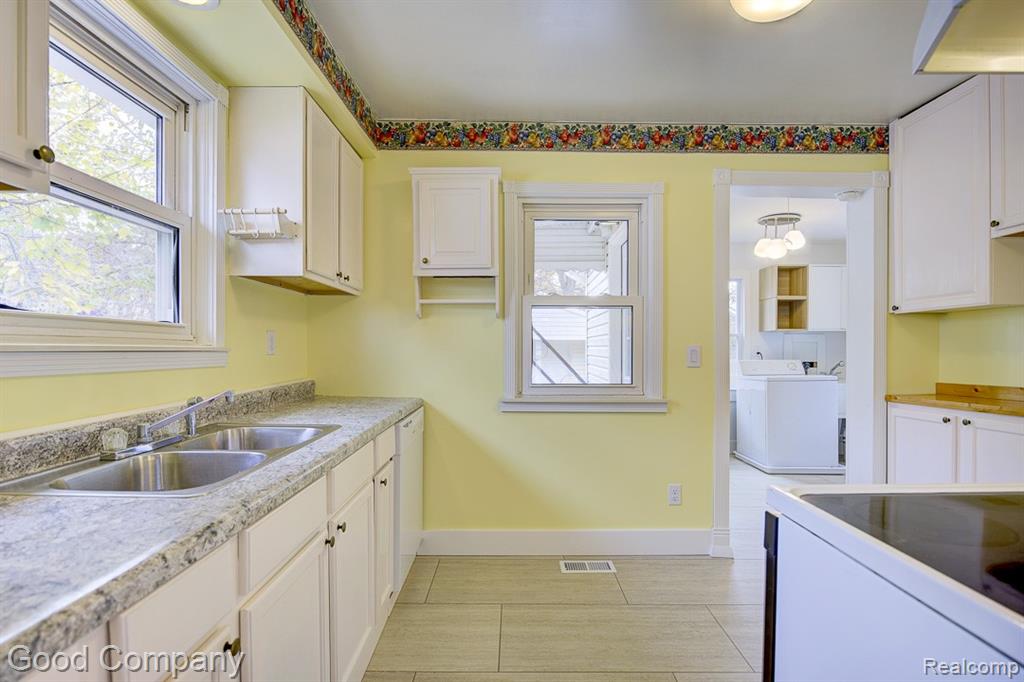 720 E Granet Avenue, Hazel Park, MI 48030 — Photo 15