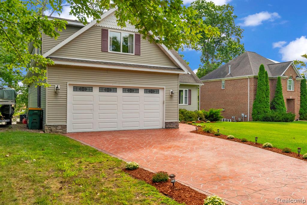 2610 Strawberry Lane, Port Huron, MI 48060 — Photo 10