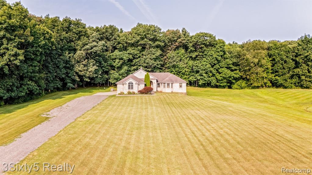 597 Country Meadows Trail, Ortonville, MI 48462 — Photo 4