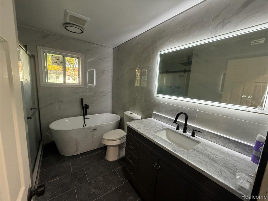 644 Meadowlawn Street, Saginaw, MI 48604 — Photo 24