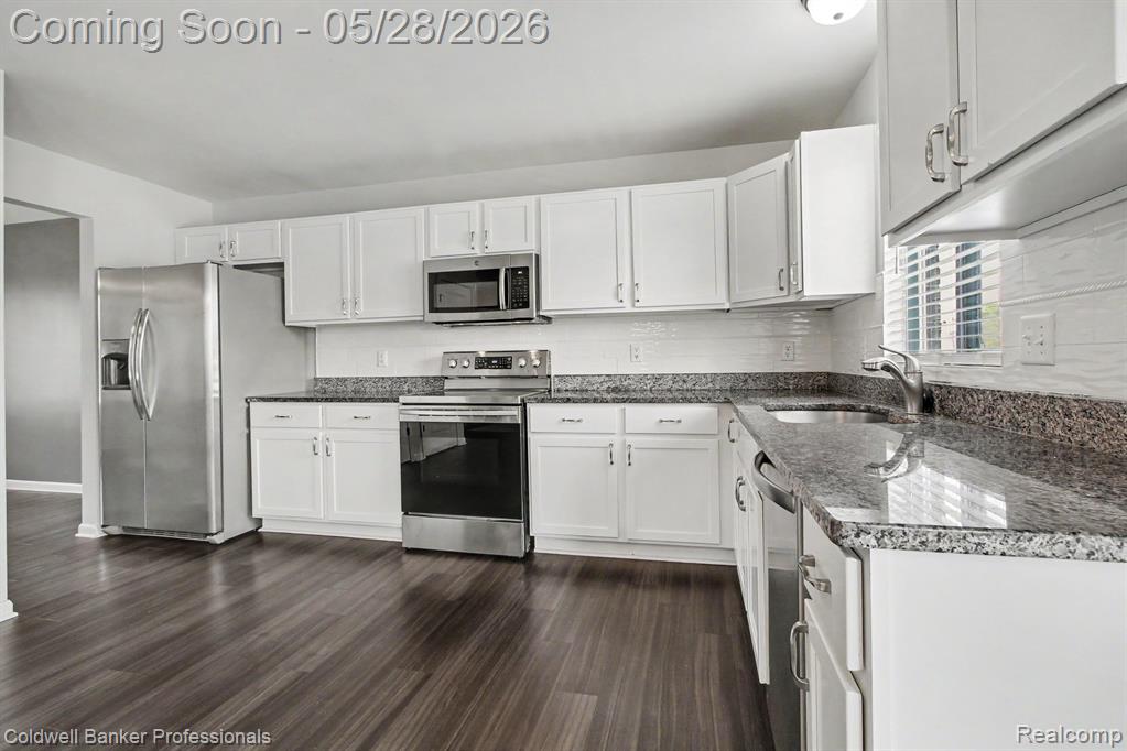 7255 Castell Boulevard, Van Buren, MI 48111 — Photo 5