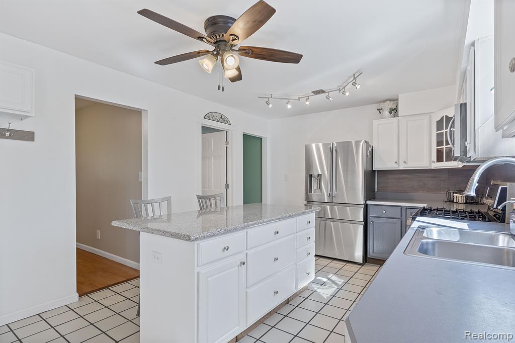 4471 SPRING OAKS Lane, Brighton, MI 48114 — Photo 10