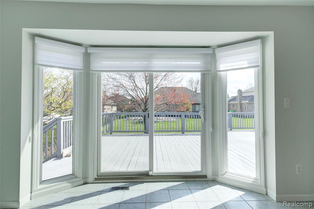 15756 Lamont Drive, Macomb, MI 48042 — Photo 14