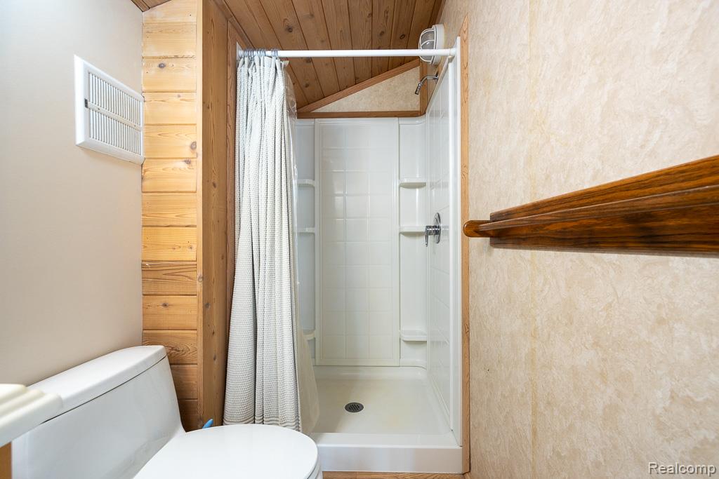 6005 Upper Straits Boulevard, West Bloomfield, MI 48324 — Photo 64