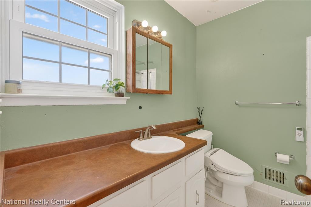 24825 Olde Orchard Street, Novi, MI — Photo 19