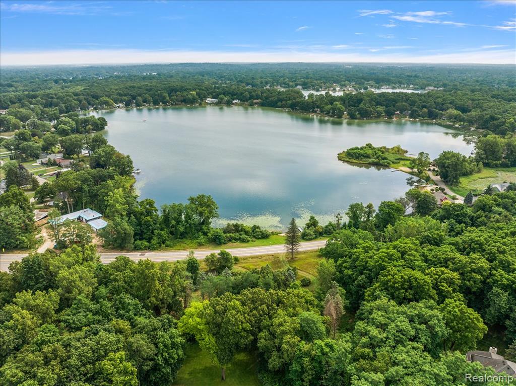 2770 Bogie Lake Road, White Lake, MI — Photo 16