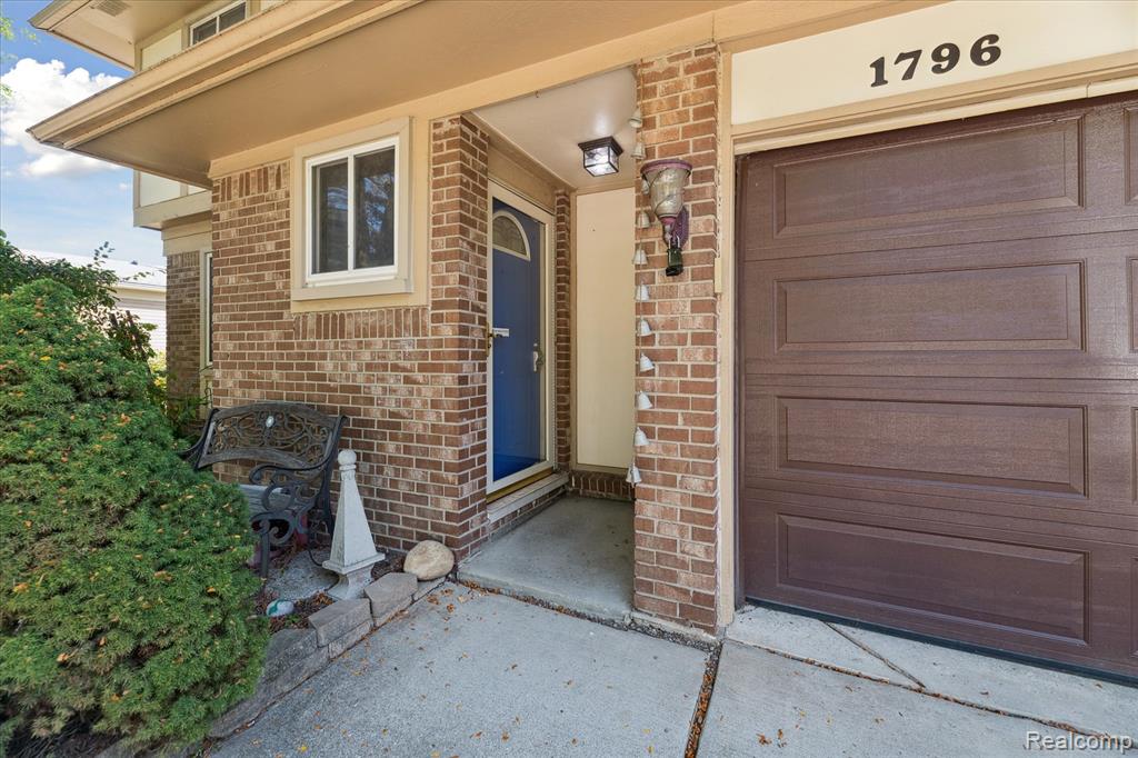 1796 Oakview Drive, Canton, MI 48187 — Photo 3
