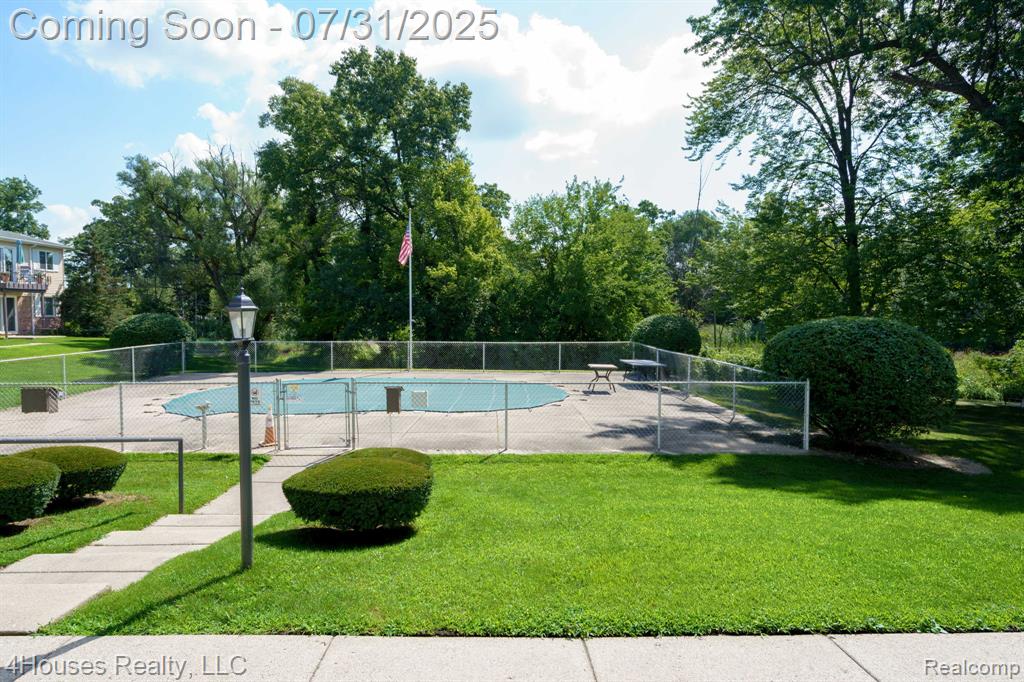 5273 Highland Road, 108, Waterford, MI 48327 — Photo 7