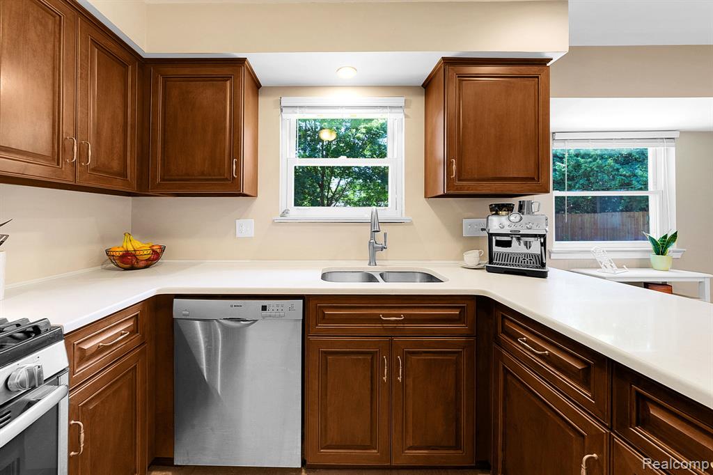 4180 Allegheny Drive, Troy, MI 48085 — Photo 18