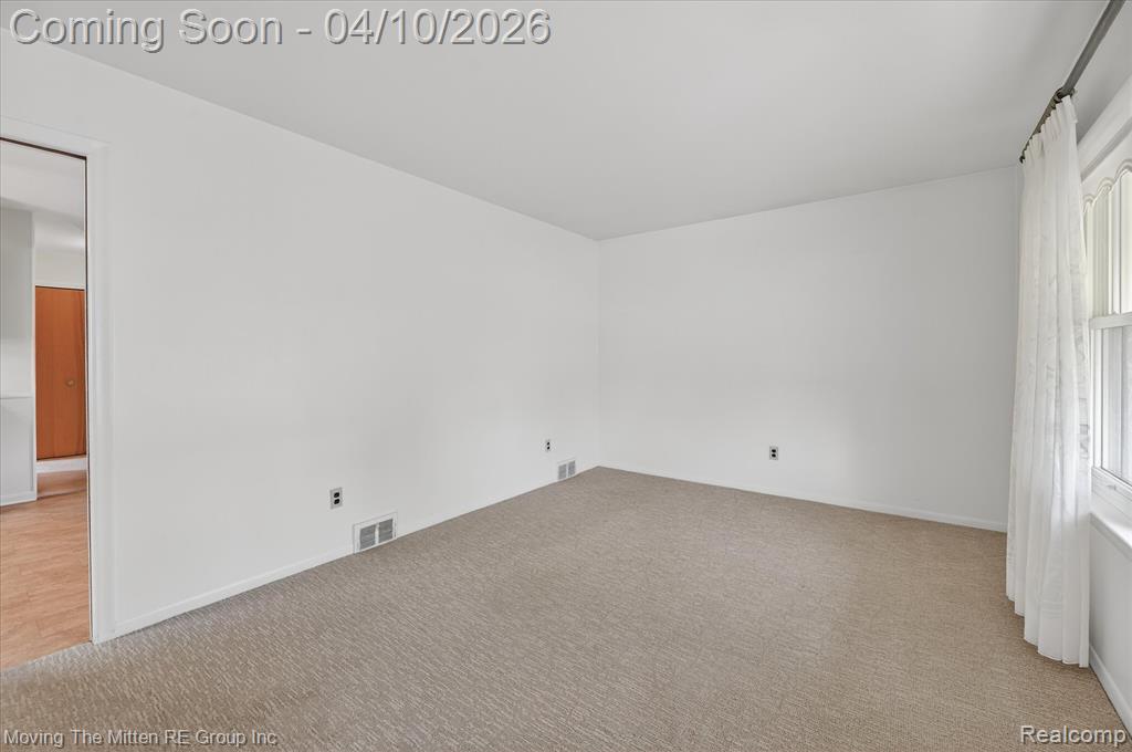 6623 N Silvery Lane, Dearborn Heights, MI 48127 — Photo 4