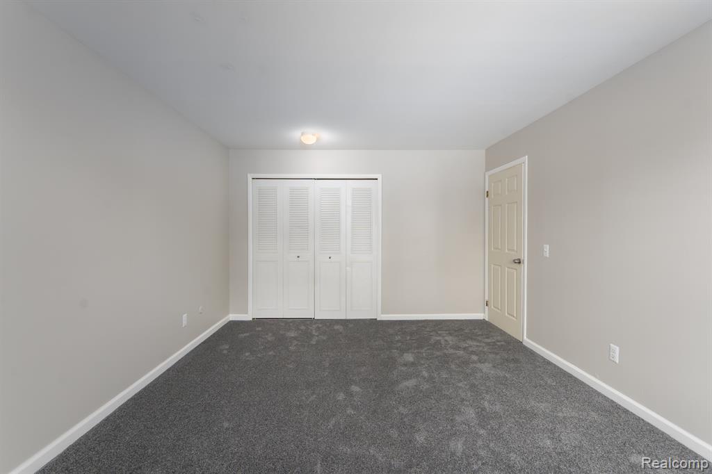 505 W Highland Road, Howell, MI 48843 — Photo 14