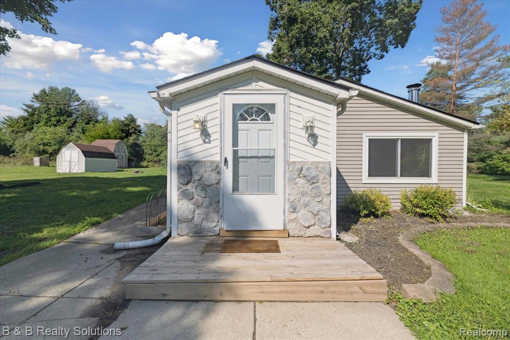 5159 Millis Road, North Branch, MI 48461 — Photo 6