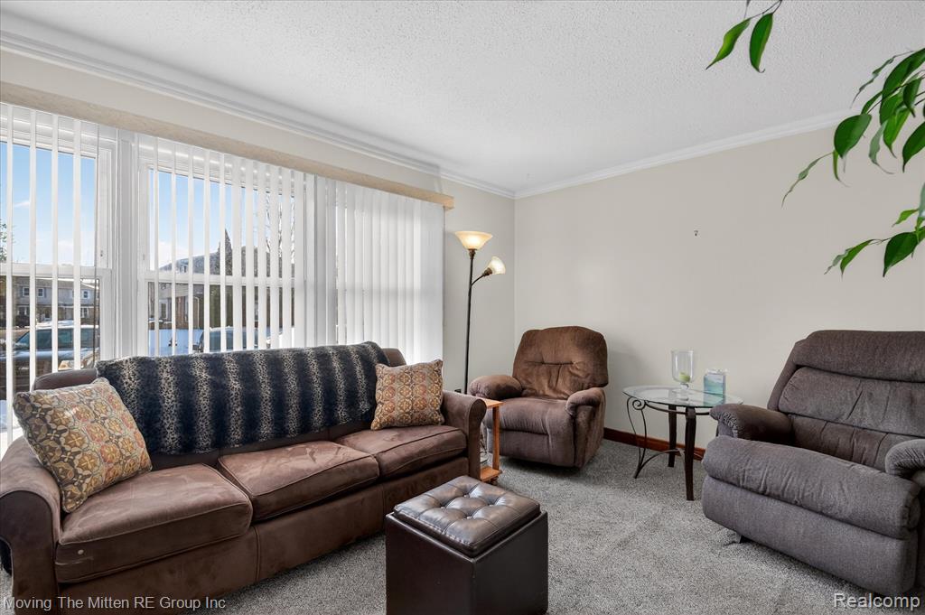 13153 Lake Point Boulevard, Belleville, MI 48111 — Photo 9