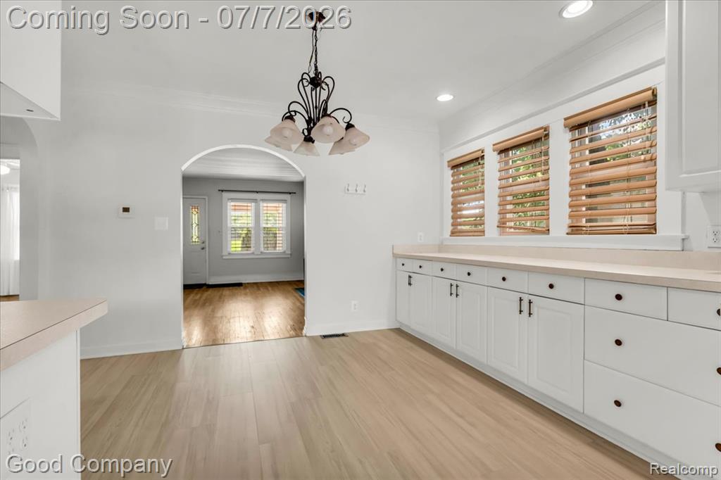 407 E Maryland Avenue, Royal Oak, MI 48067 — Photo 11