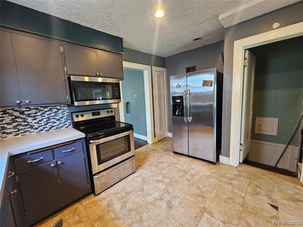 607 Roome Court, Flint, MI 48503 — Photo 18