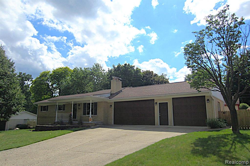 52477 Pappy Lane, Shelby Twp, MI 48316 — front exterior