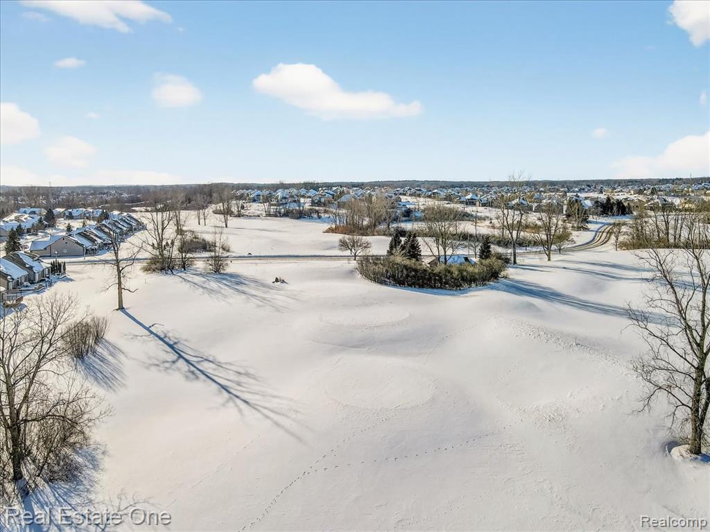 460 Golf Villa Drive, 9, Oxford, MI 48371 — Photo 34