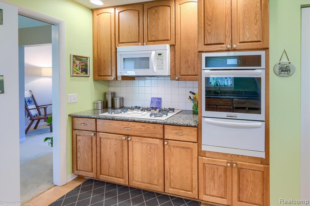 2676 Porcupine Trail, Lapeer, MI 48446 — Photo 18