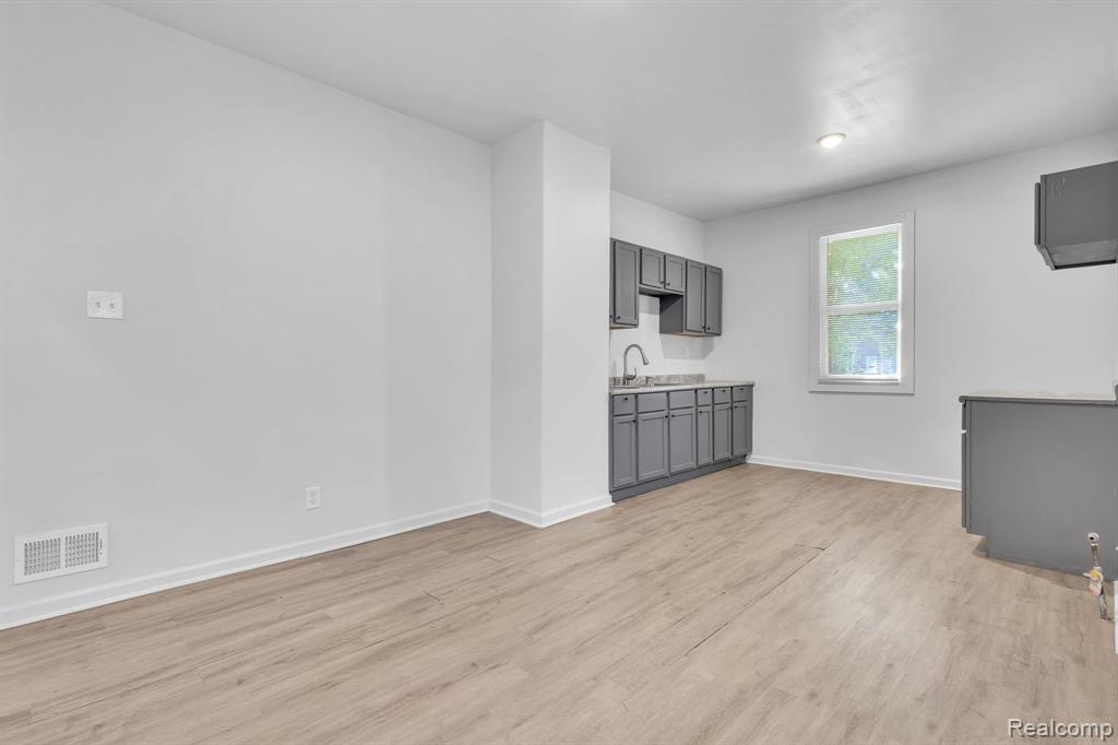 41 Richton Street, Highland Park, MI 48203 — Photo 12